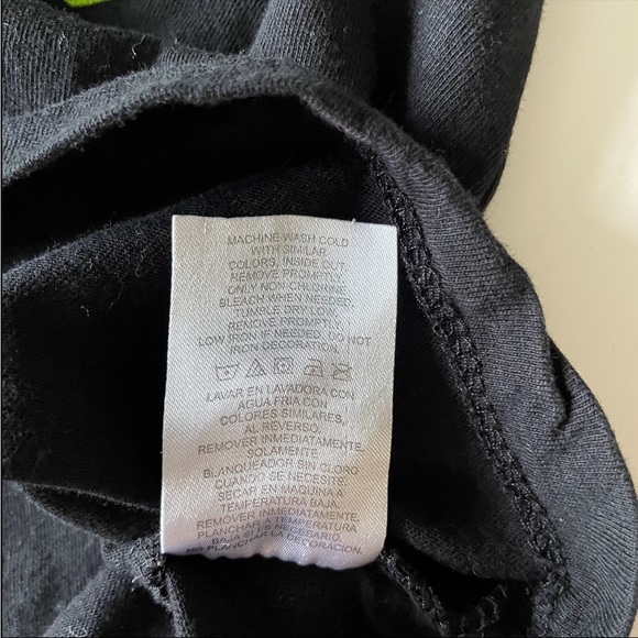 “Kiss Me I’m Irish” Cotton Short Sleeved Tee. Size 3/5 (Juniors) - Picture 6 of 7